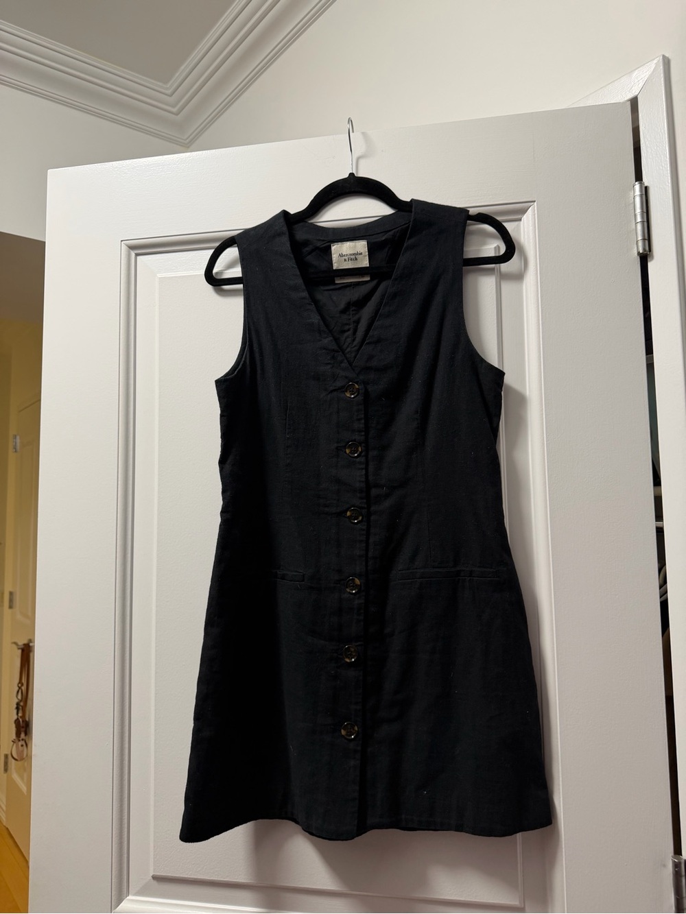 Abercrombie & Fitch Black Sleeveless Button-Front Mini Dress